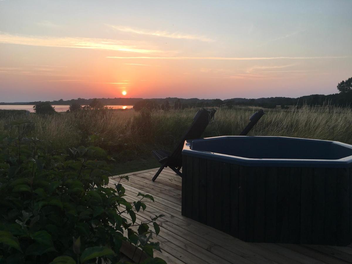 ホテル Saare Glamping Salme エクステリア 写真